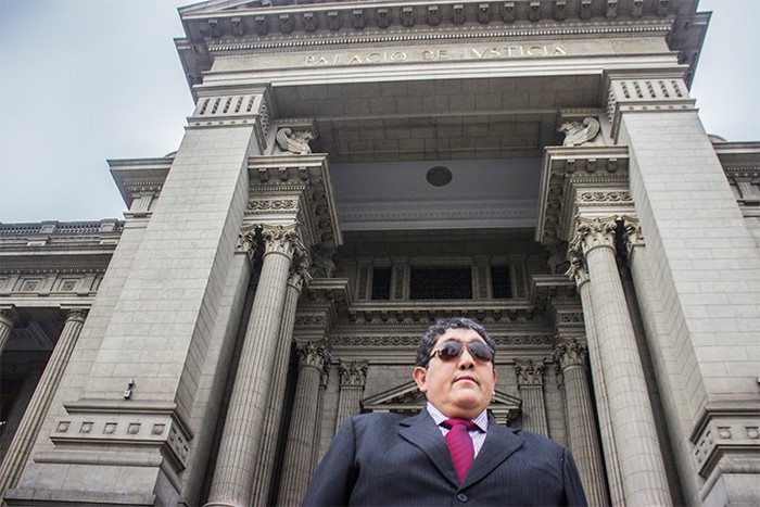 Personas con discapacidad visual son discriminadas en servicios bancarios